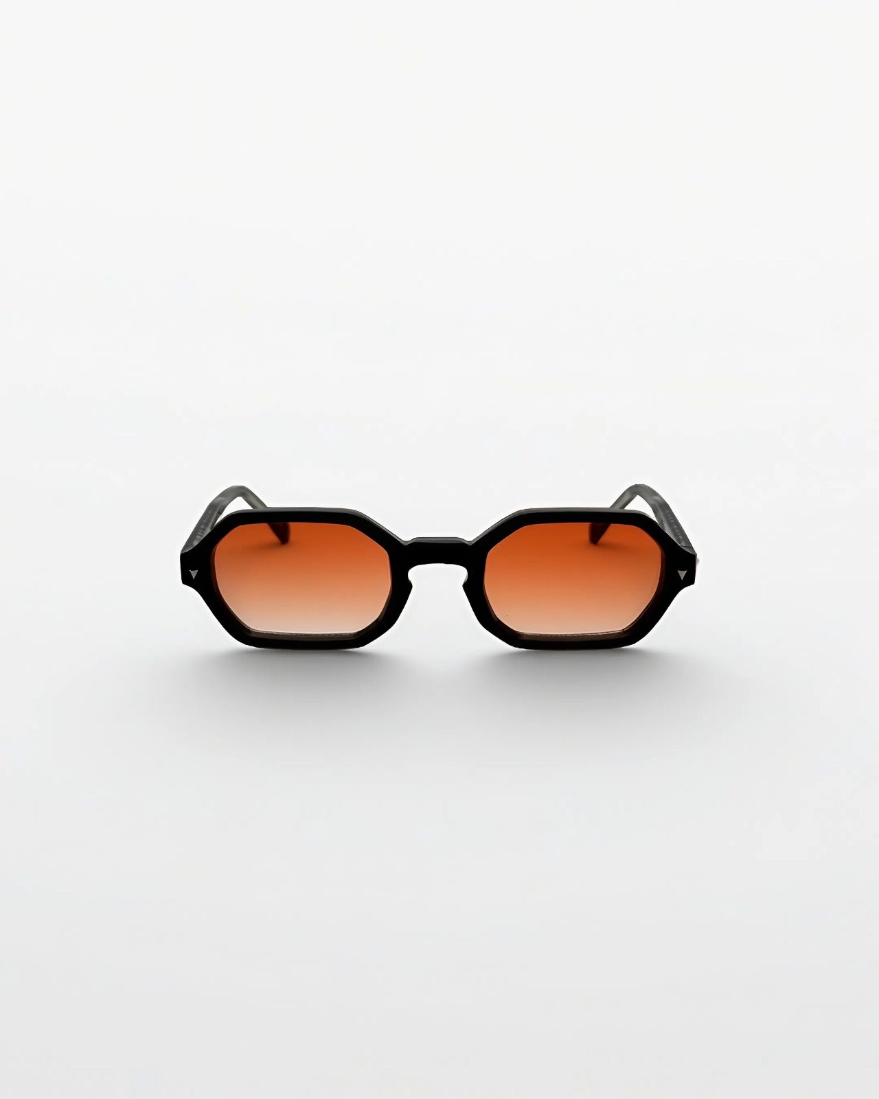 pier-black-orange