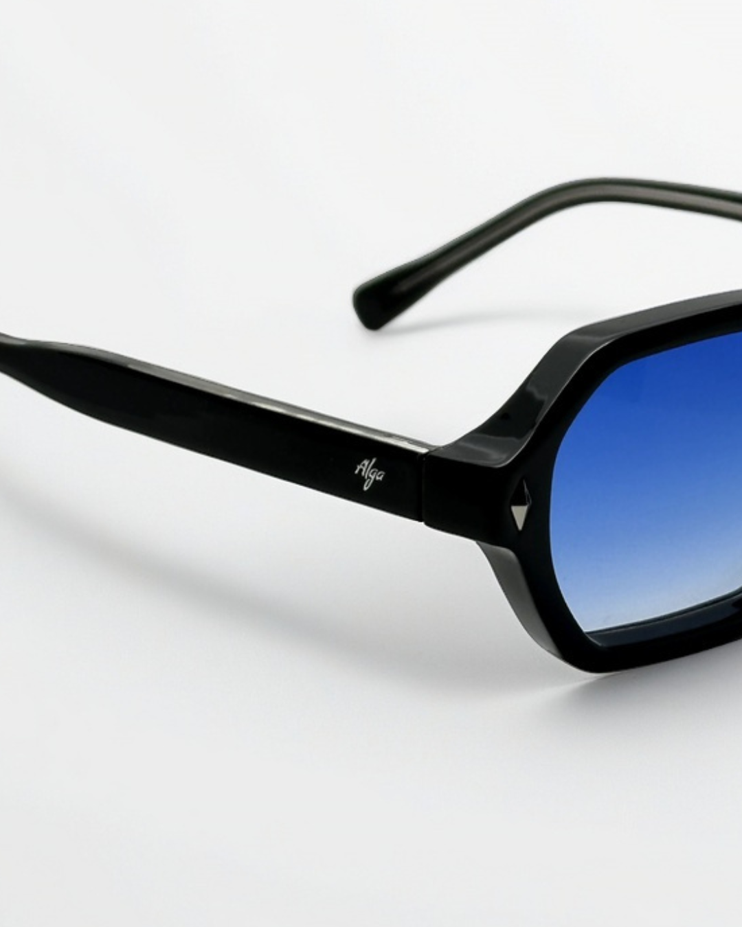 Angled product view of pier black blue gradient sunglasses by Alga.