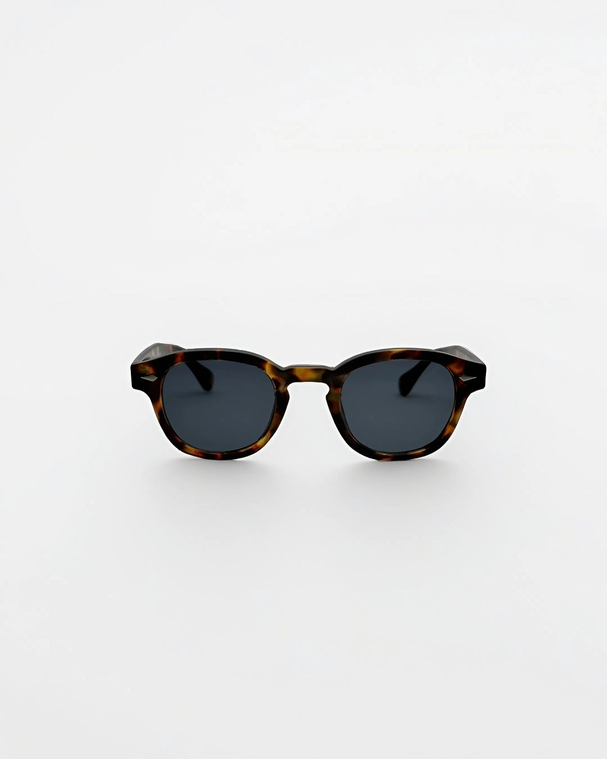Front view of harbor tortoise black sunglasses by Alga.